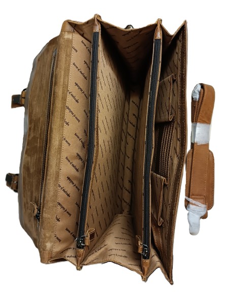 Große Aktentasche HEDIN aus Weideland-Leder - mit leichten Gebrauchsspuren Große Aktentasche HEDIN aus Weideland-Leder - mit leichten Gebrauchsspuren