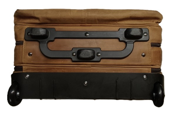 Brauner Pilotenkoffer AIR1 aus Leder - mit Gebrauchsspuren Brauner Pilotenkoffer AIR1 aus Leder - mit Gebrauchsspuren