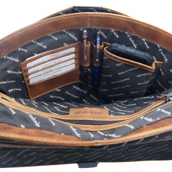 Aktenmappe mit Innenorganizer für Stifte, Handy und Visitenkarten. Aktenmappe mit Innenorganizer für Stifte, Handy und Visitenkarten.