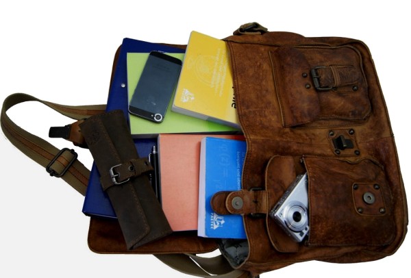 Schultertasche HALLEY aus braunem Leder Schultertasche HALLEY aus braunem Leder