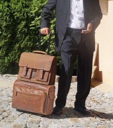 Aktentaschen-mit-Trolleyhalterung