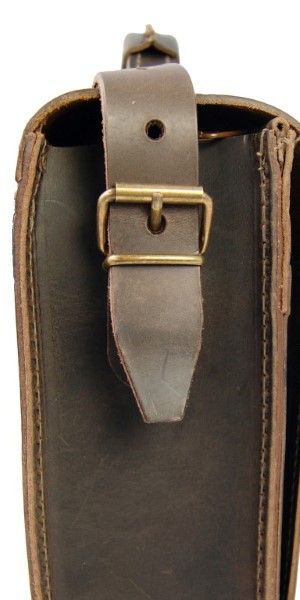 Schultergurt-Karabiner-und-Befestigung-7